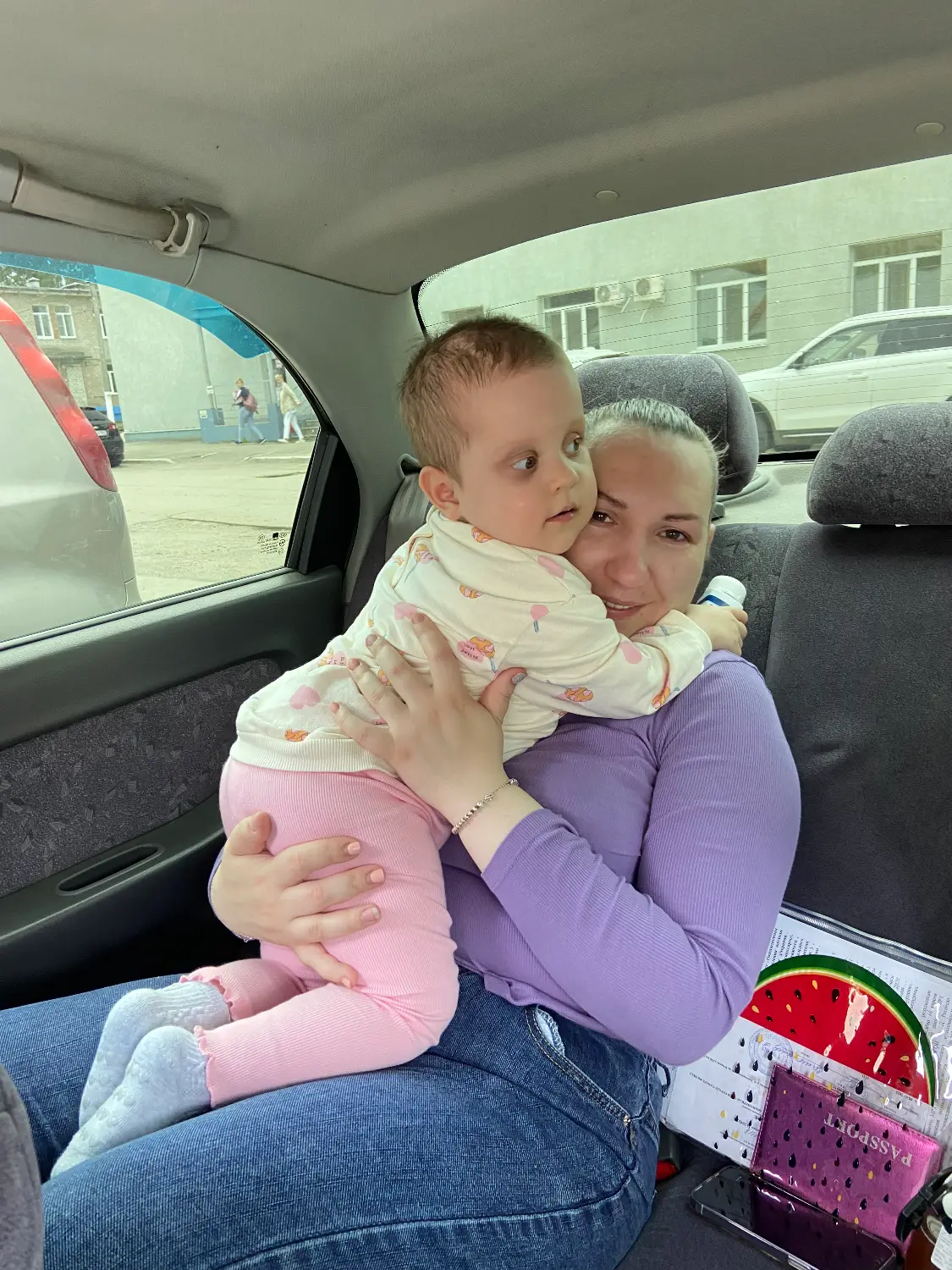С мамой довольные, едем домой с Самары