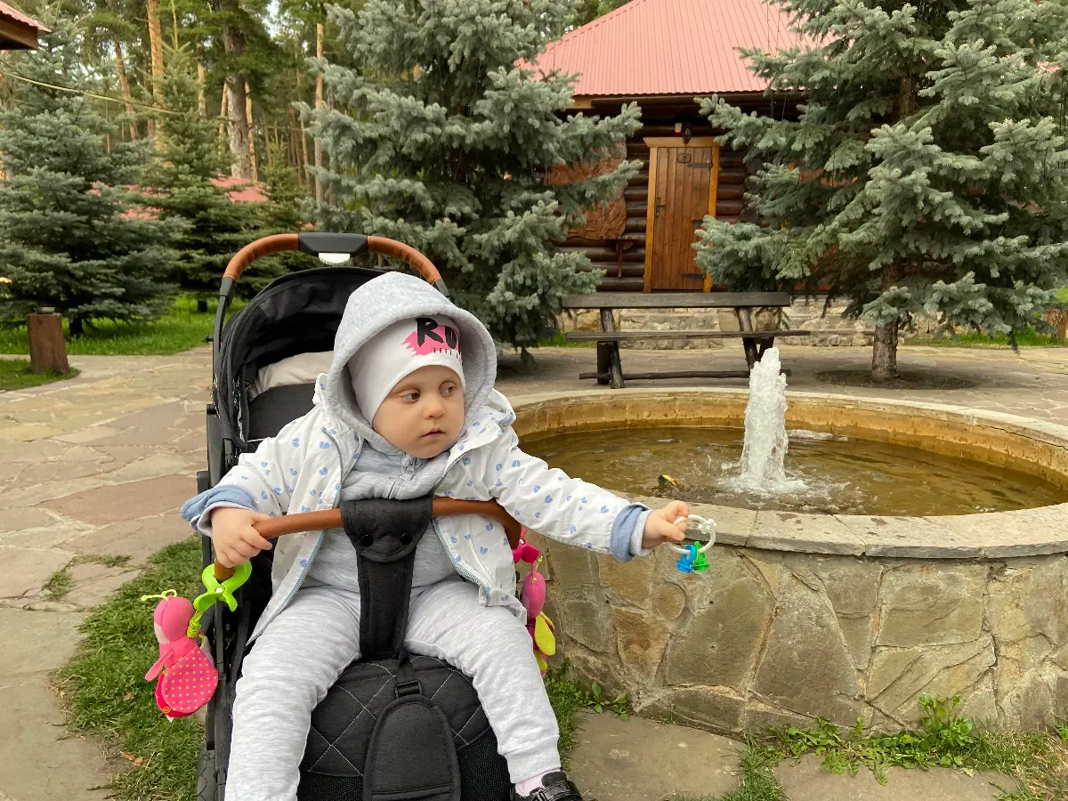 Арина в своем любимом кафе!!!